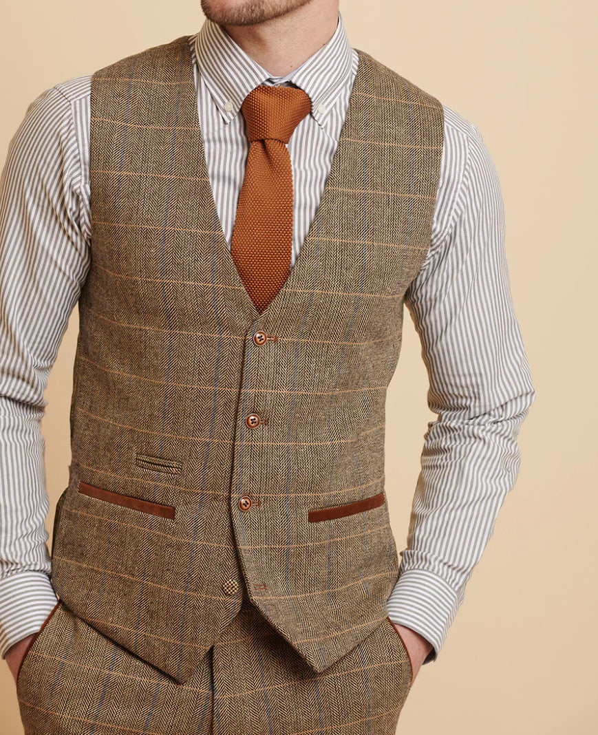 MARC DARCY Ted Check Tweed Waistcoat Tan OUTFIT78