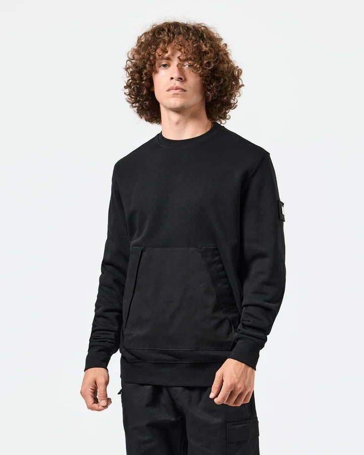 WEEKEND OFFENDER Tuero Sweatshirt with Kangaroo Pocket Black OUTFIT78
