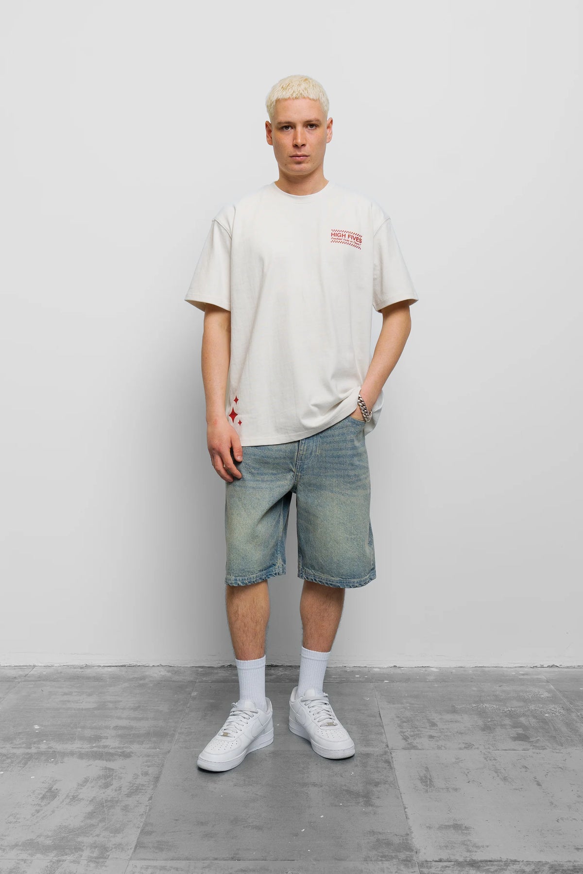 Fresh Flavours High Fives Oversized T-Shirt - Ecru