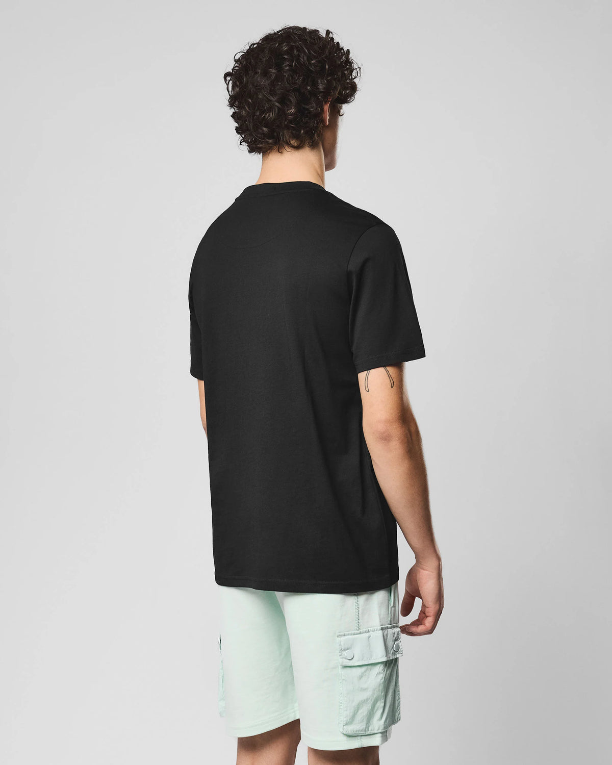 WEEKEND OFFENDER Deny Graphic T-Shirt - Black