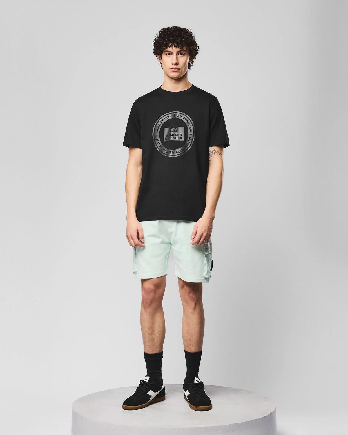 WEEKEND OFFENDER Deny Graphic T-Shirt - Black